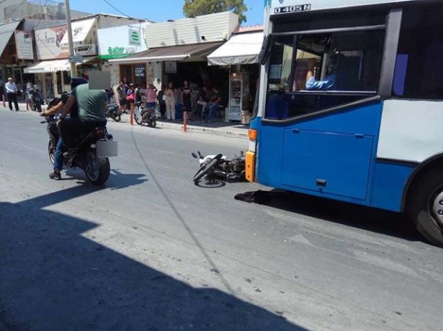 Κρήτη: Τσακώθηκαν και άφησε τη μηχανή μπροστά από το λεωφορείο!