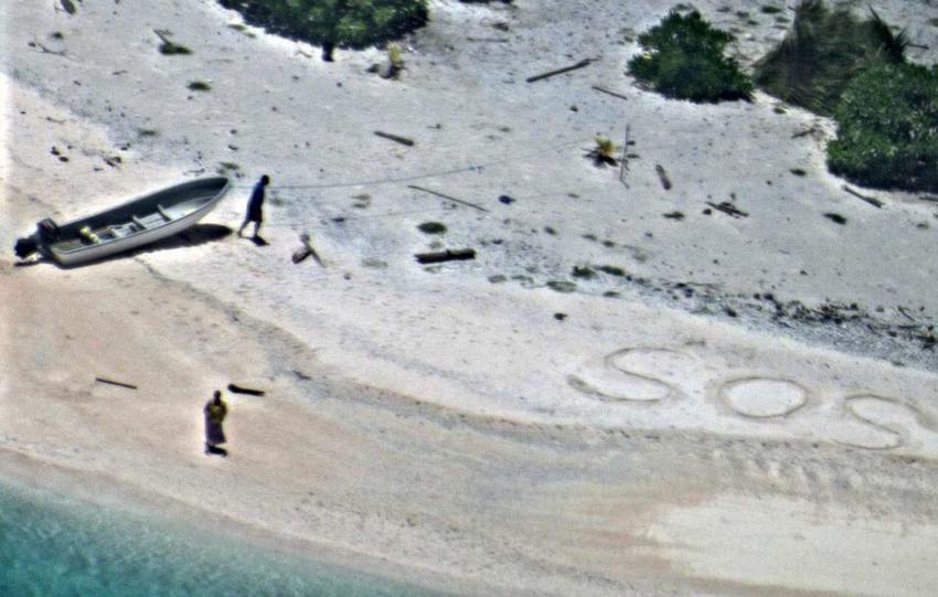 Ναυαγοί έγραψαν «SOS» στην άμμο ακατοίκητου νησιού στον Ειρηνικό 