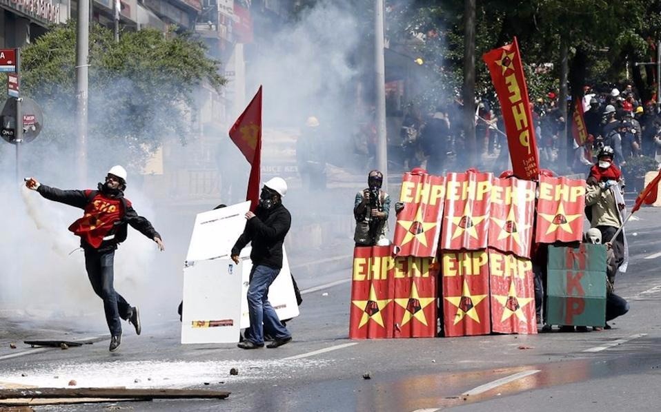 Επεισόδια σε Κωνσταντινούπολη και Παρίσι κατά τις διαδηλώσεις για την Πρωτομαγιά