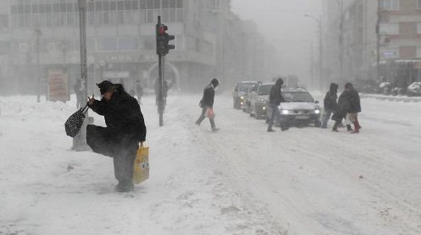 Χάος σε Βουλγαρία και Ρουμανία από τη σφοδρή χιονοθύελλα
