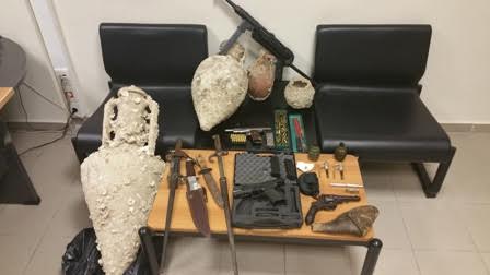 Ηρακλειώτης συνελήφθη για κατοχή όπλων και αρχαίων αντικειμένων(pics)