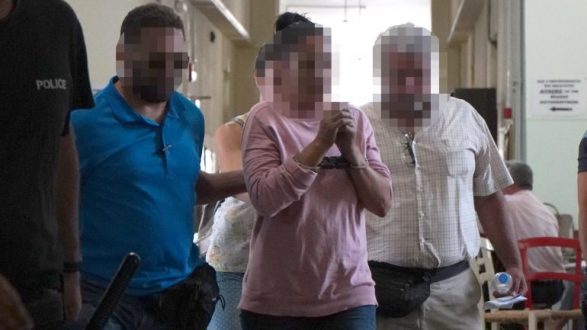 Προφυλακίστηκε η 44χρονη για τη δολοφονία του 56χρονου στον Τσούτσουρα