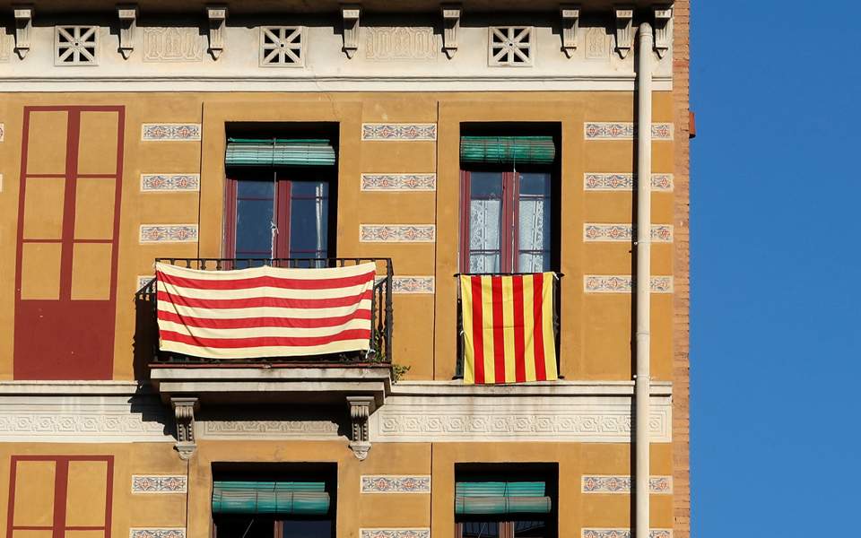 Μπλοκάρουν το Κοινοβούλιο της Καταλωνίας