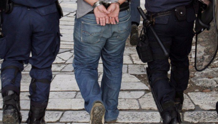 Υπό δρακόντεια μέτρα ασφαλείας έφυγε για την Κύπρο ο συλληφθείς δραπέτης