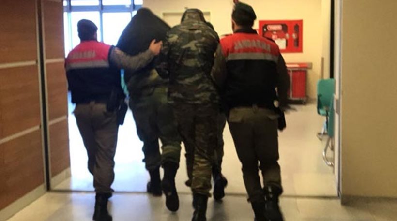 Τι βρήκαν οι Τούρκοι στα κινητά των δύο στρατιωτικών που συνελήφθησαν στον Έβρο