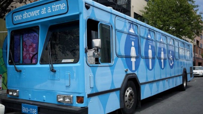 ΟΑΣΑ: Έρχεται λεωφορείο-κινητή μονάδα φροντίδας για αστέγους 