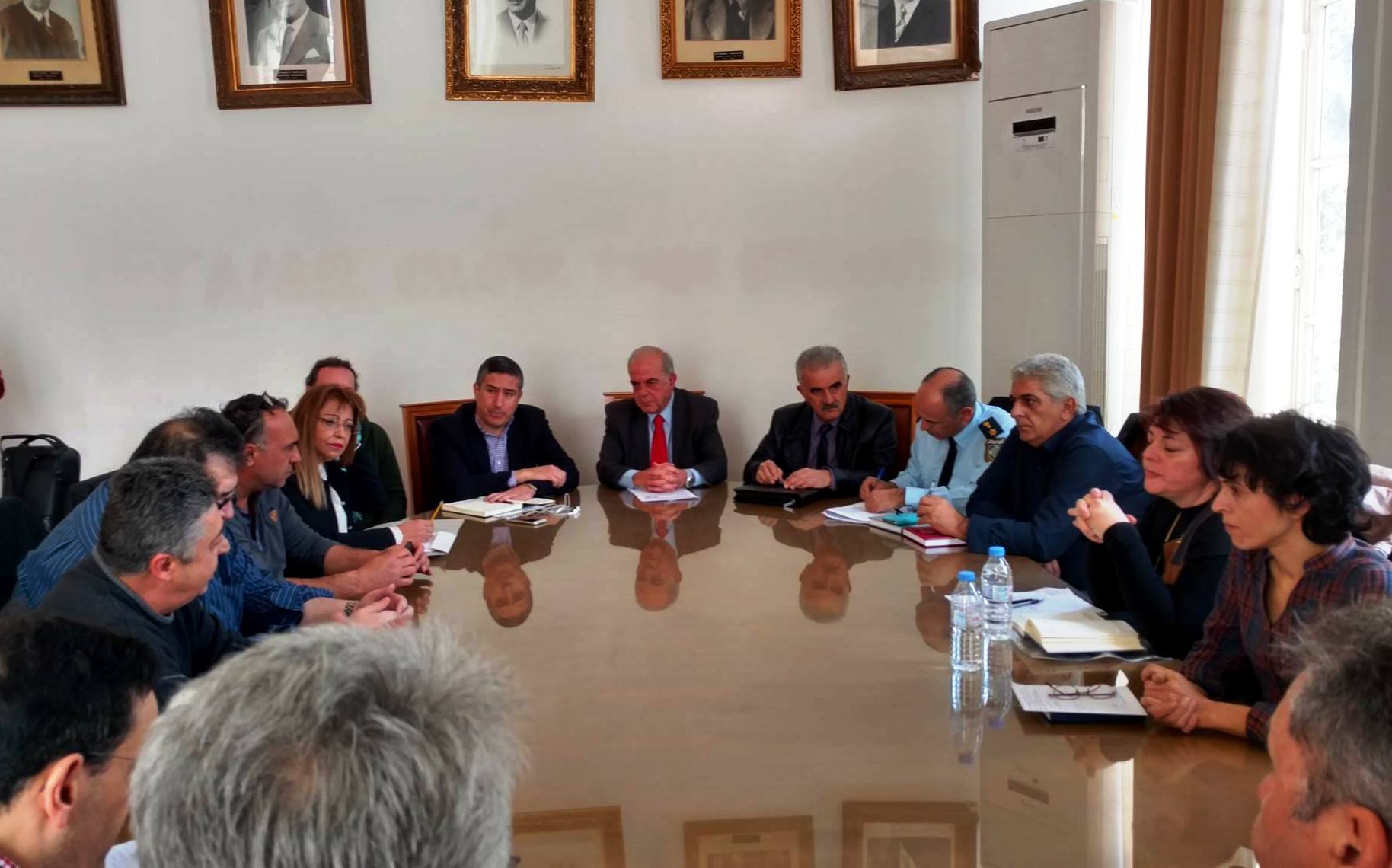 Σε θετικό κλίμα η σύσκεψη για τα αδέσποτα στον Δήμο Ηρακλείου παρά τις αντιδράσεις (pics)