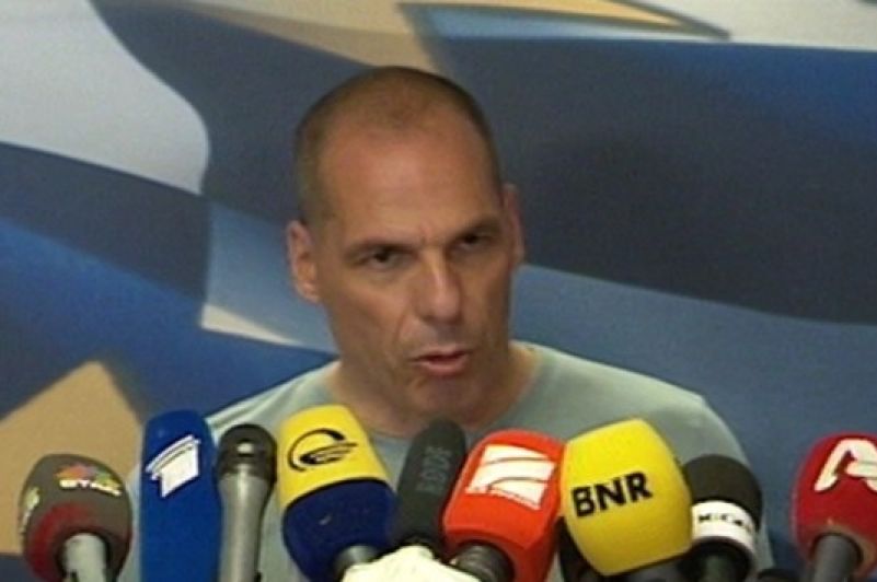 Βαρουφάκης: Με το γενναίο «όχι» του ελληνικού λαού θα τείνουμε χείρα συνεργασίας προς τους εταίρους