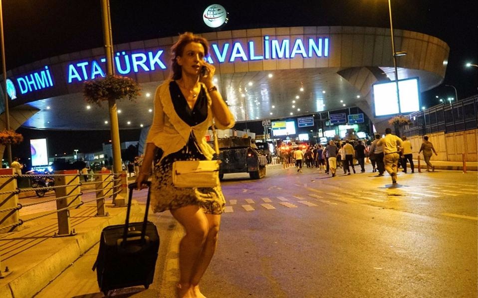 Τρομοκρατία και απόπειρα πραξικοπήματος στοίχισαν 8,9 δισ. στον τουρκικό τουρισμό