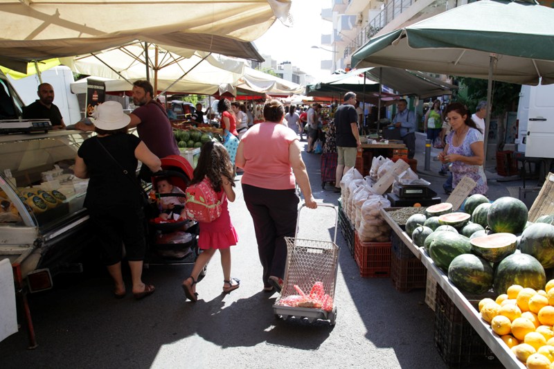 Στο «τραπέζι» του Δήμου Ηρακλείου η λειτουργία των λαϊκών αγορών