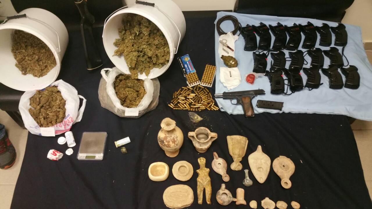 Με ναρκωτικά, όπλα και…αρχαία- Νέα συλληψη στο Ηράκλειο (pics) 