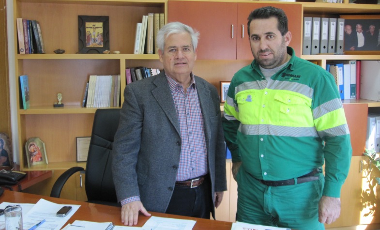 Δώρισαν 5000 σακιά  τσιμέντο στο Δήμο Μαλεβυζίου 