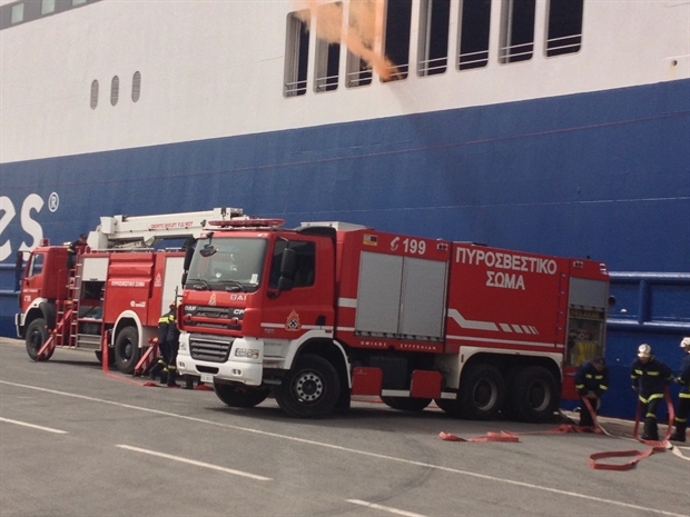 Με επιτυχία πραγματοποιήθηκε η άσκηση κατάσβεσης πυρκαγιάς στο λιμάνι του Ηρακλείου