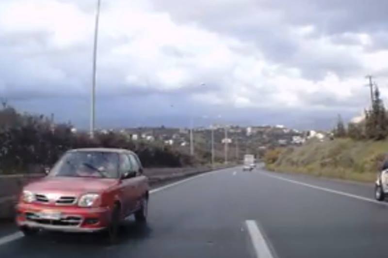 Ηράκλειο: Οδηγός εισβάλλει στο αντίθετο ρεύμα της εθνικής οδού! - Προκλήθηκε και τροχαίο (pics+vids)