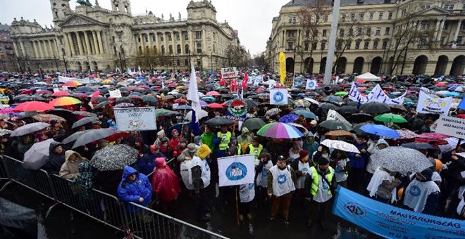 Μεγάλη διαδήλωση στη Βουδαπέστη κατά των αλλαγών στην εκπαίδευση