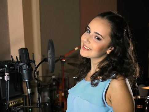 Η ταλαντούχα Αρετή Μανδράκη μιλά για τους στόχους της και το νέο της τραγούδι 